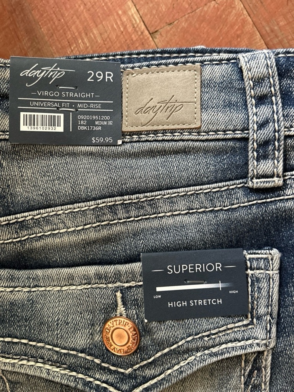 Daytrip Straight Jeans in Faded Blue Wash